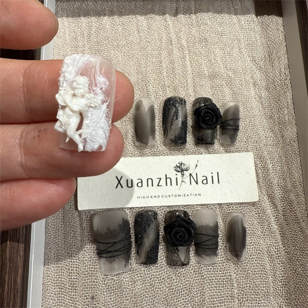 手作り着け爪 暗黒風 欧美風デザイン 黒いマット仕上げ 立体的なビンテージ風ネイルチップ 簡単に装着でき 繰り返し使用可能